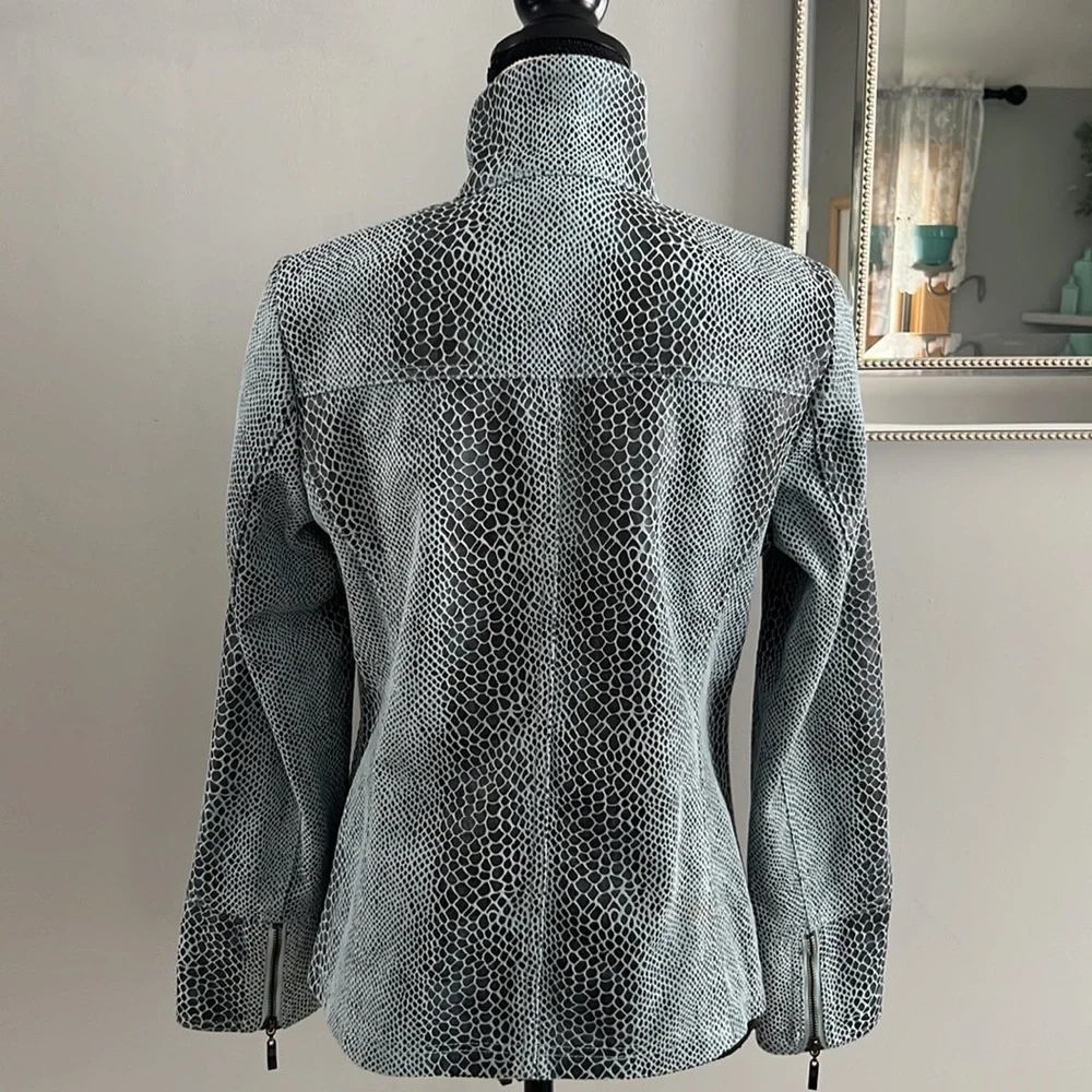 Dialogue Jacket - Picture 10 of 15
